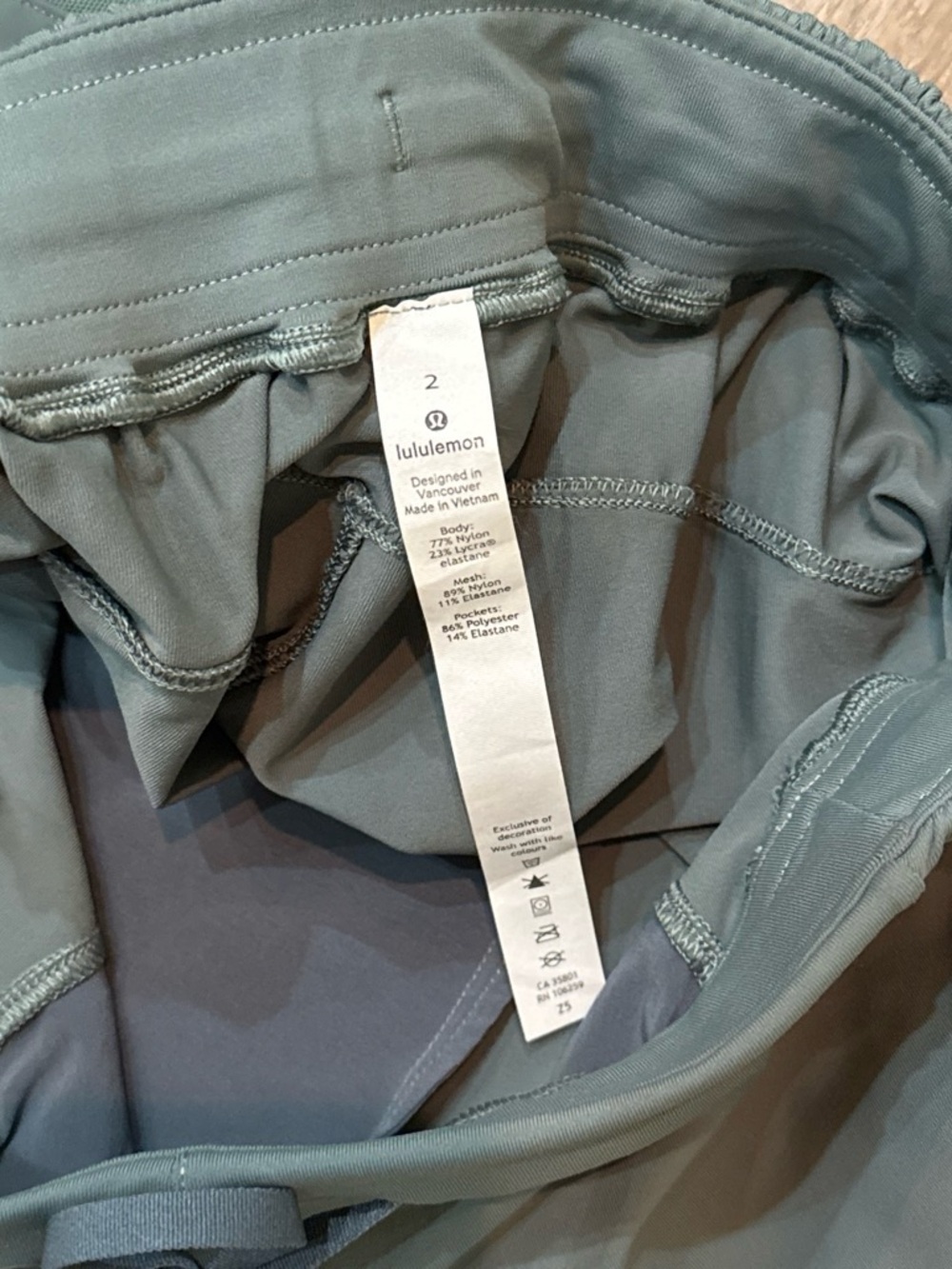 Lululemon Women's Drawstring Active Shorts - Green - Picture 6 of 9